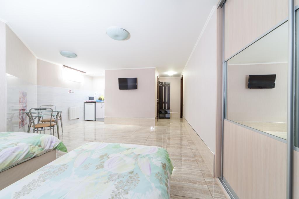 Home Comfort Livoberezhna Iec Kiev Exterior photo