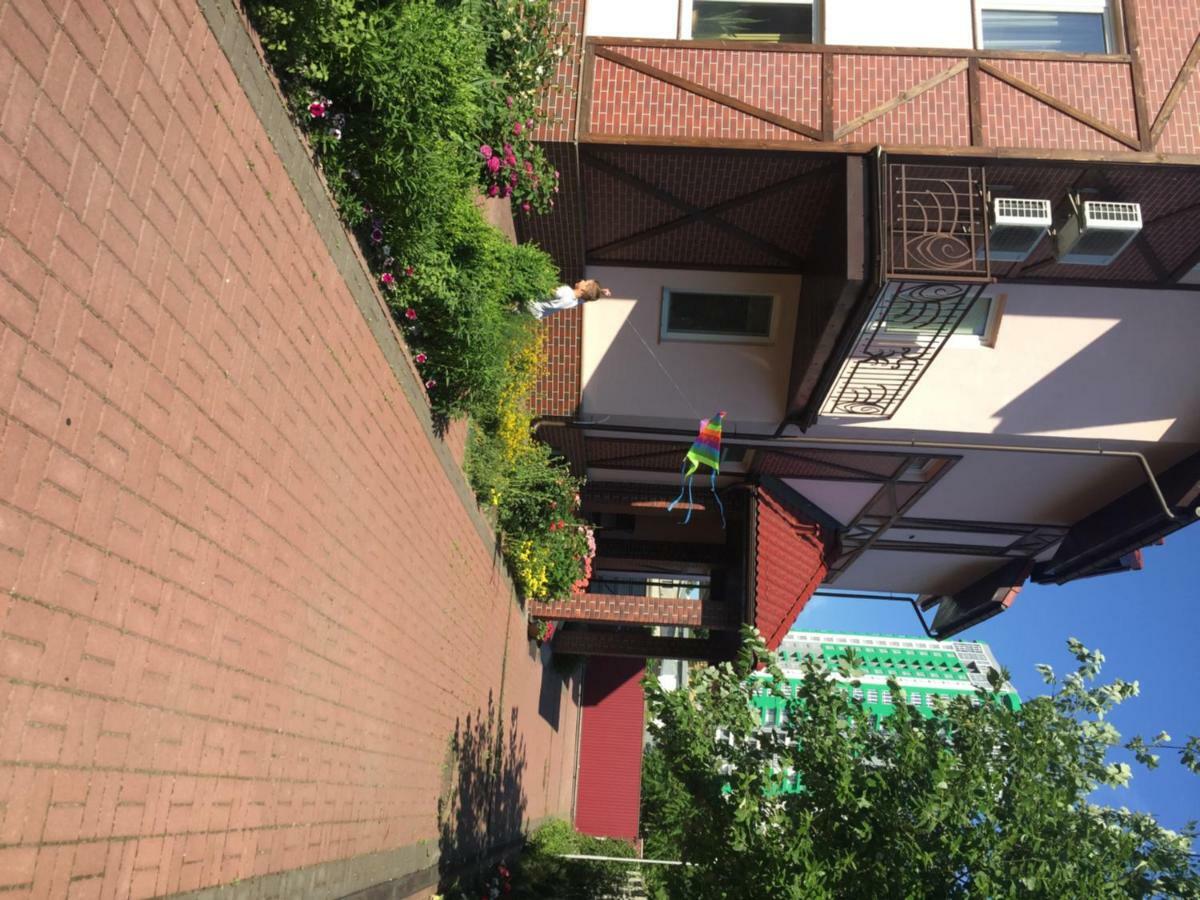 Home Comfort Livoberezhna Iec Kiev Exterior photo